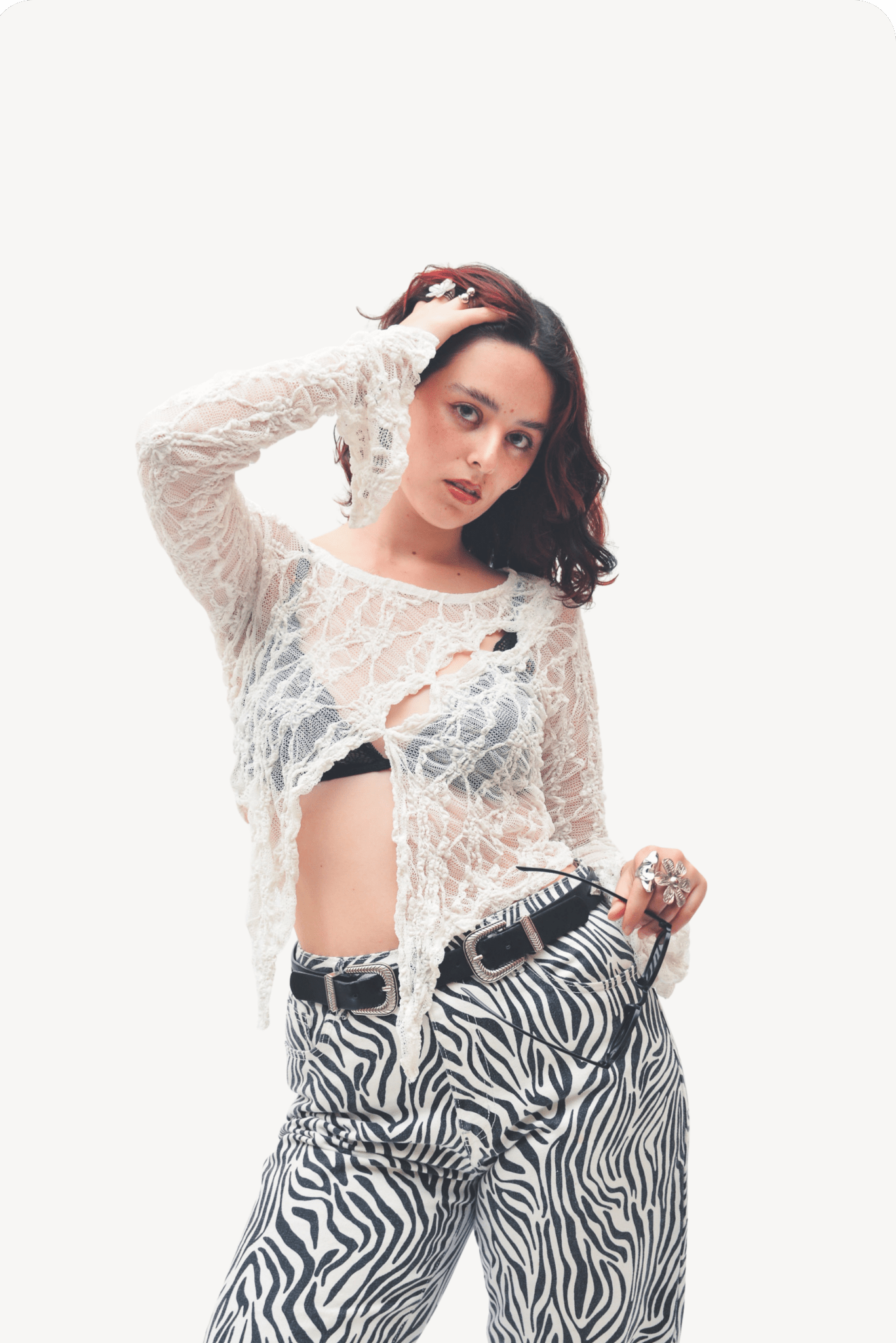 ⁠Lace Raw Crop Top Asimétrico Blanco - Anacleta Design