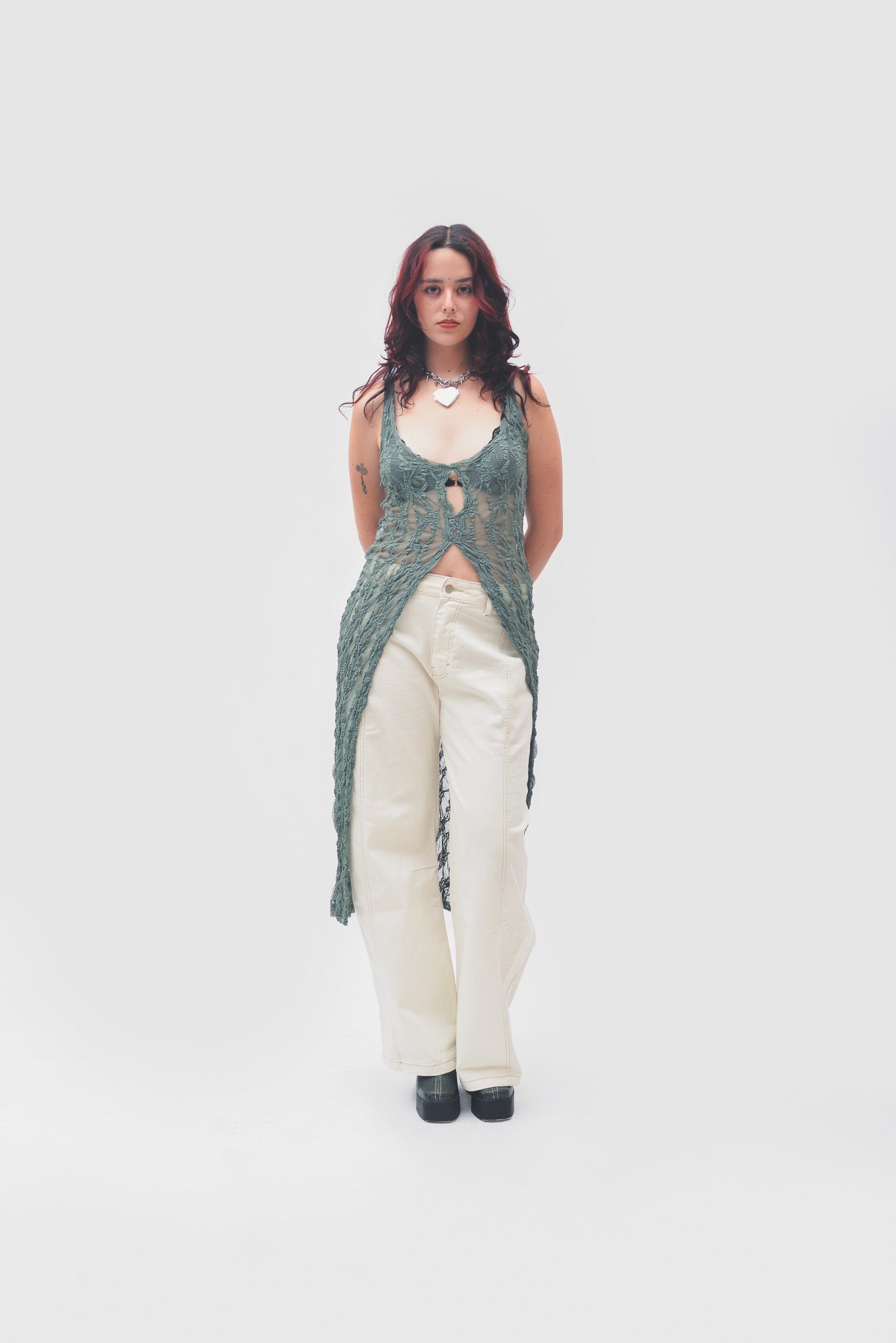 Lace raw top sin mangas largo verde - Anacleta Design